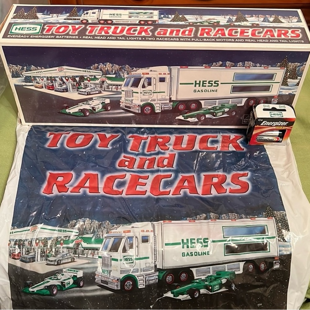 Hess 2003 Green and White Toy Truck with Racecars UNOPENED